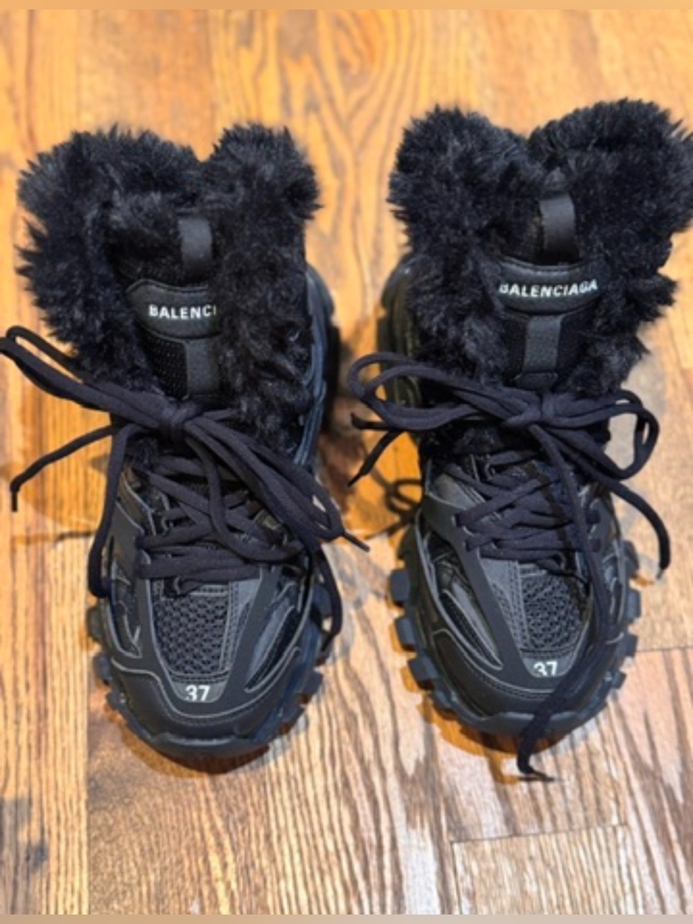 🖤Balenciaga Fur Track Sneakers🖤